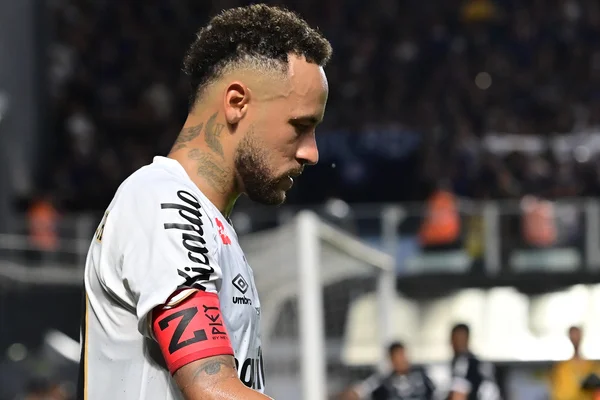 Brésil : et si Ancelotti renvoyait Neymar à la maison ?