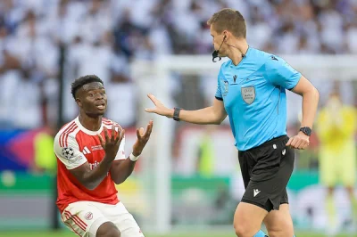 PSG-Arsenal : Siebert au sifflet, une erreur de l'UEFA ?