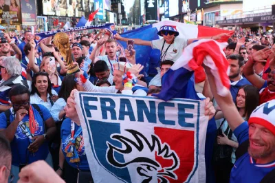 "Le choix entre une voiture et la Coupe du monde" : la démesure du Mondial 2026