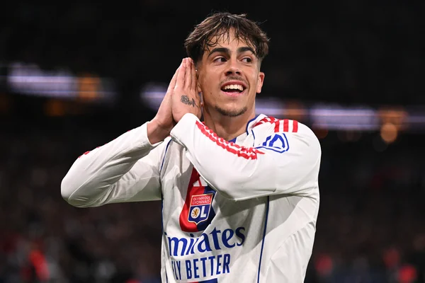 Journal des Transferts : le jackpot de l'OL, ça bouge pour Ramos, le Real s'offre Silva...
