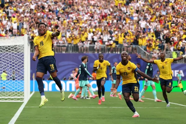 Miraculeux - Débrief et NOTES des joueurs (Équateur 2-1 Allemagne)