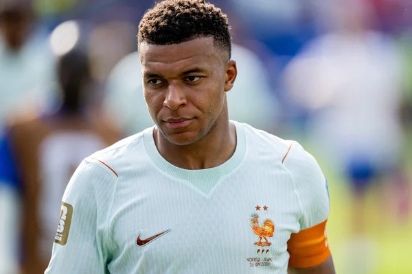 Equipe de France : même sans marquer, Mbappé fait l'unanimité