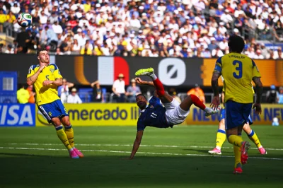 Équipe de France : Olise, de toute beauté
