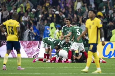 "El Tri" dompte "La Tri" et reste sur son nuage - Débrief et NOTES des joueurs (Mexique 2-0 Equateur)