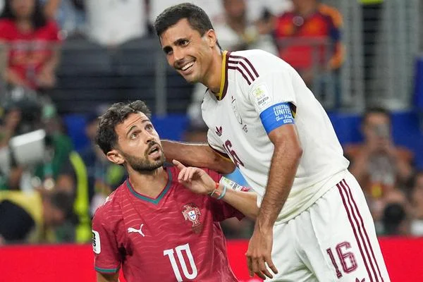 Portugal-Espagne : retrouvailles électriques entre Rodri et Bernardo Silva...
