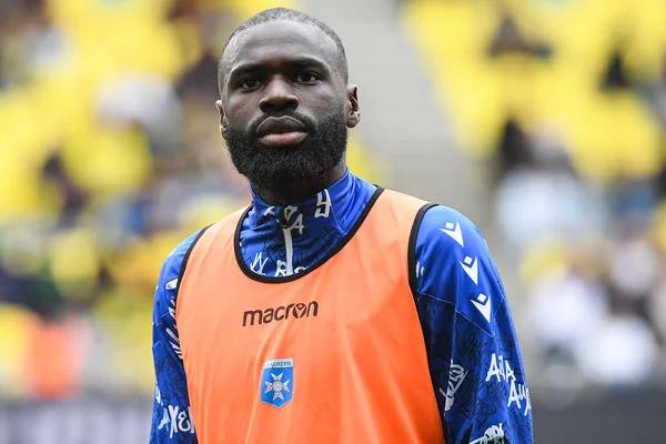 Mercato : Sinayoko part au clash après une offre du Paris FC !