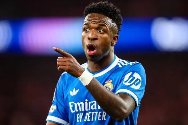 Real : Arsenal rend l'avenir de Vinicius encore plus flou