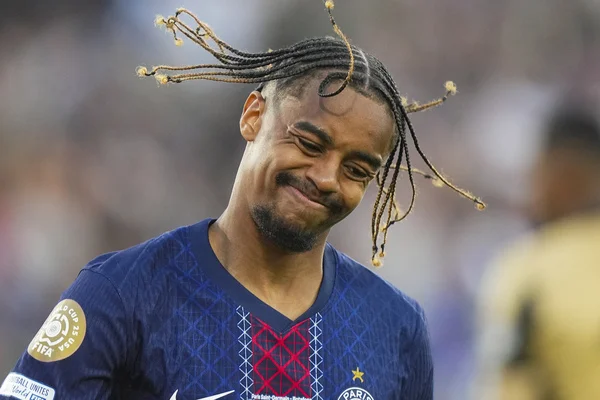 Mercato : le PSG fixe un prix XXL pour Barcola !
