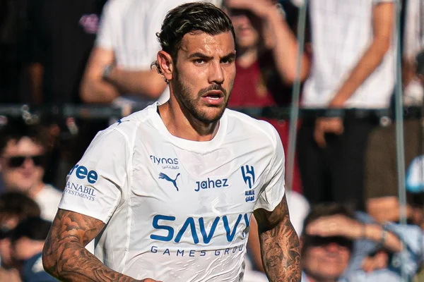 Mercato : Théo Hernandez veut déjà revenir en Europe