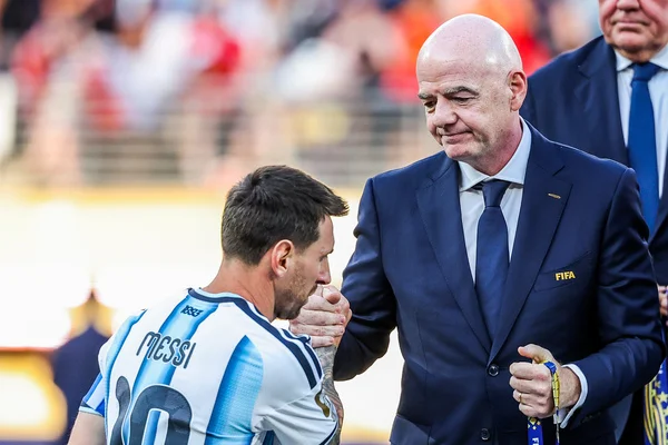 FIFA : l'Argentine vole au secours d'Infantino