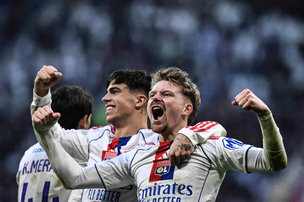 OL - Lens : Kluivert et Sulc titulaires dans une réorganisation tactique ?