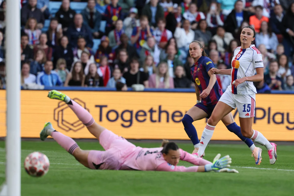 Comme en 2024, OL Lyonnes craque contre le FC Barcelone (4-0)