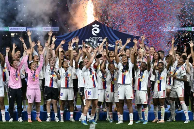 Le président de la FFF félicite OL Lyonnes