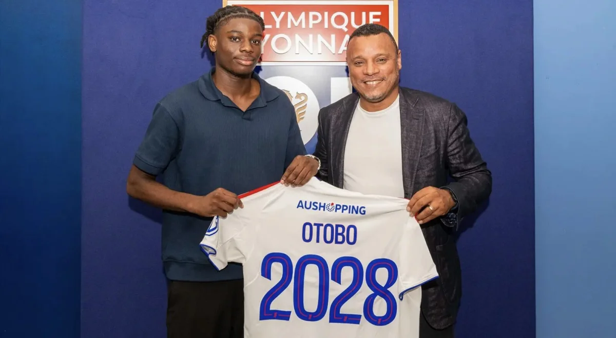 Mercato : Melvyn Otobo signe son premier contrat pro avec l'OL