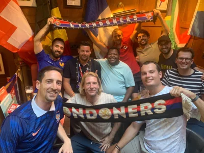 Sage a suivi France - Espagne avec les Lyondoners, groupe de supporters de l'OL à Londres
