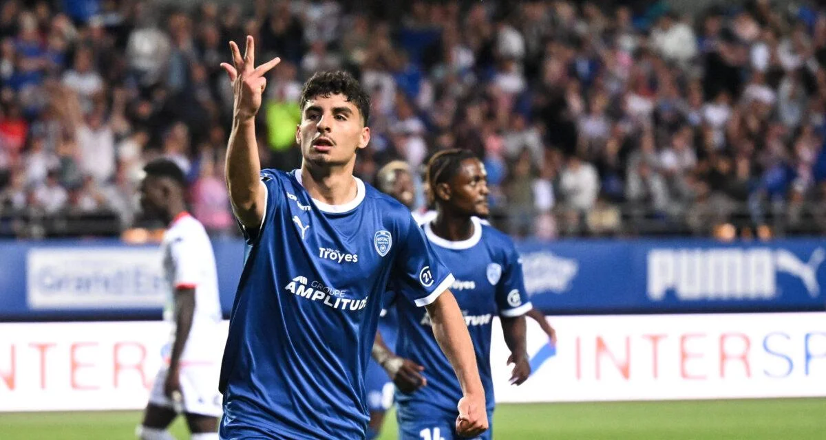 Ligue 2 : Troyes officiellement champion, Le Mans héroïque, Saint-Etienne grand perdant... un multiplex de dingue