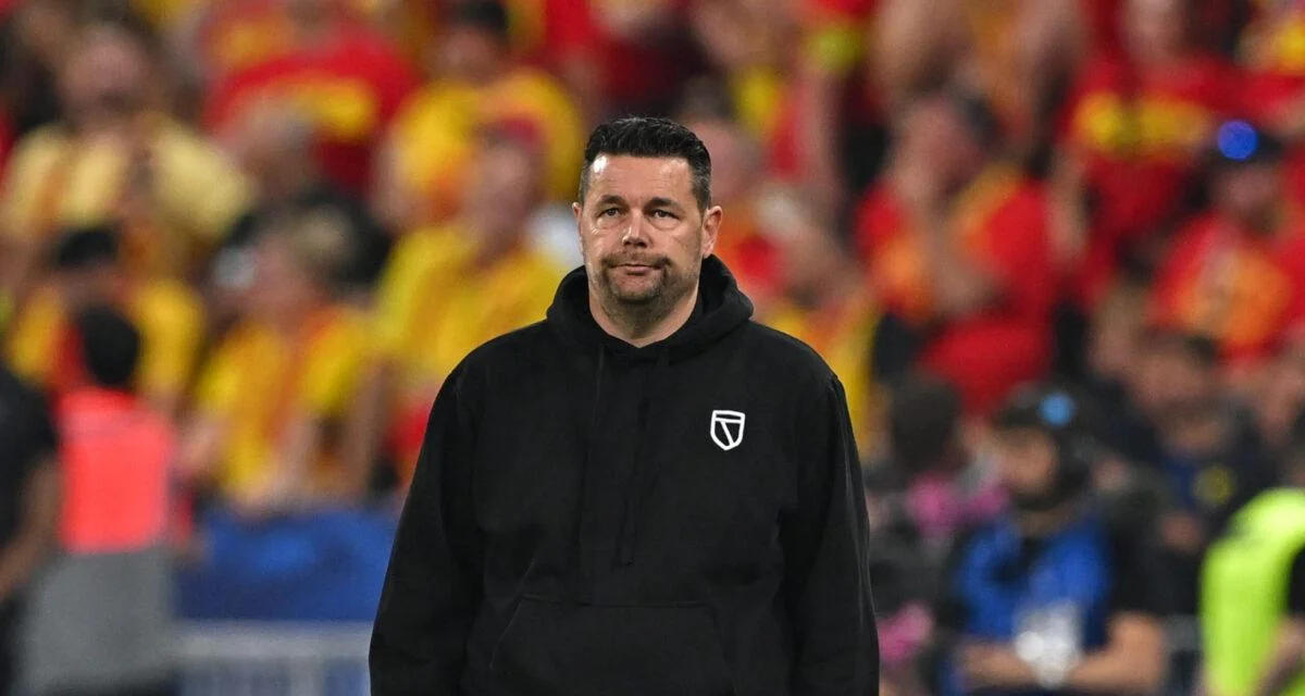 Lens : "Il y a beaucoup de contacts", Pierre Sage pas rassurant sur son avenir