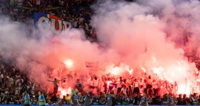 Le PSG sort du silence après les violences en marge des célébrations et la mort d'un homme à Paris