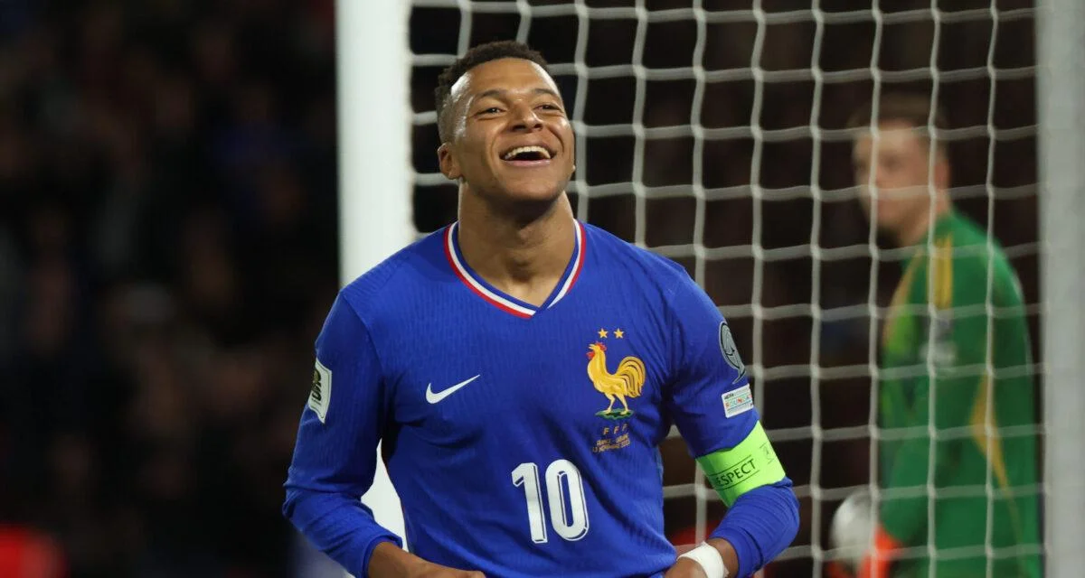 Équipe de France - Côte d'Ivoire : un quatuor offensif inédit, Mbappé ailier gauche, Saliba préservé... la compo probable des Bleus