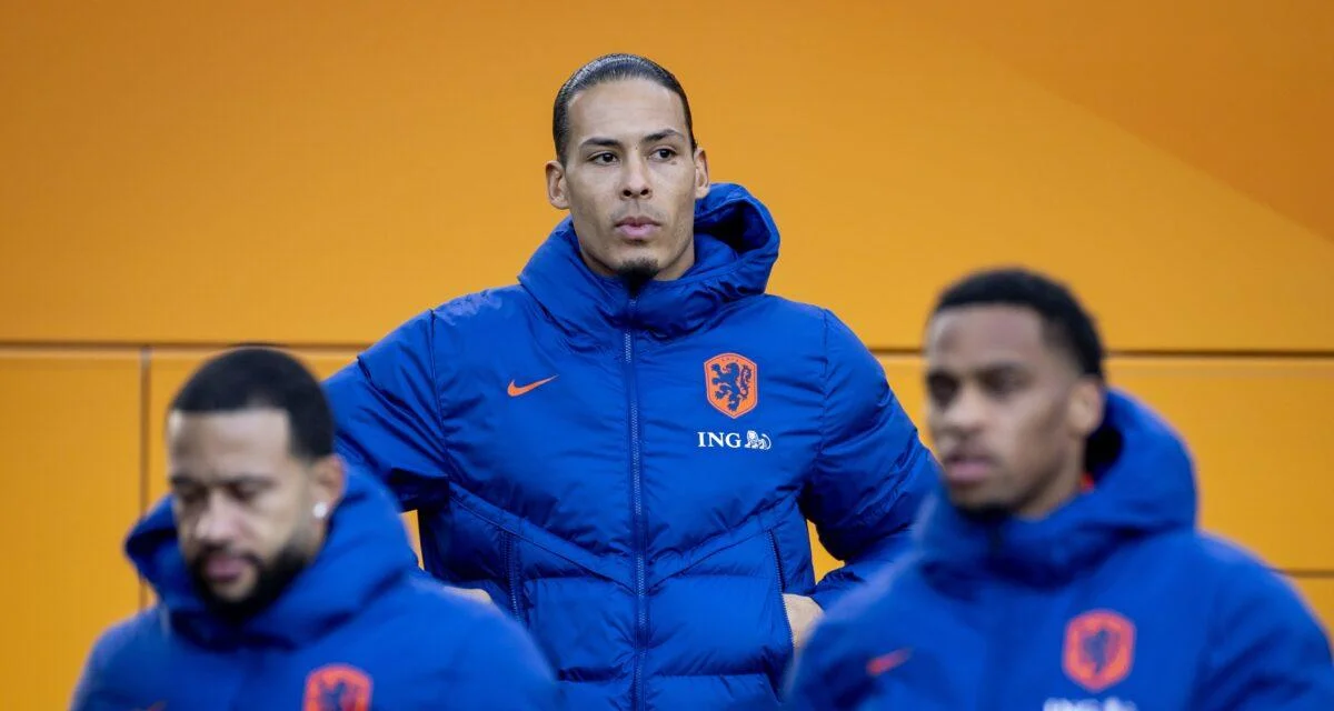 Pays-Bas - Japon : les compos officielles !