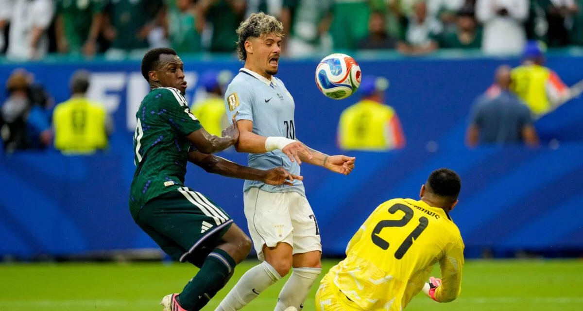 Coupe du monde 2026 : Araujo salvateur, Al-Dawsari décevant, les tops et les flops d'Arabie Saoudite - Uruguay