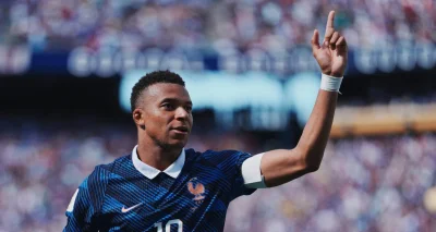 "Un animal", "un autre joueur avec la France, "Monsieur Mbappé", "Mbappé show" ... La presse mondiale s'agenouille devant Mbappé