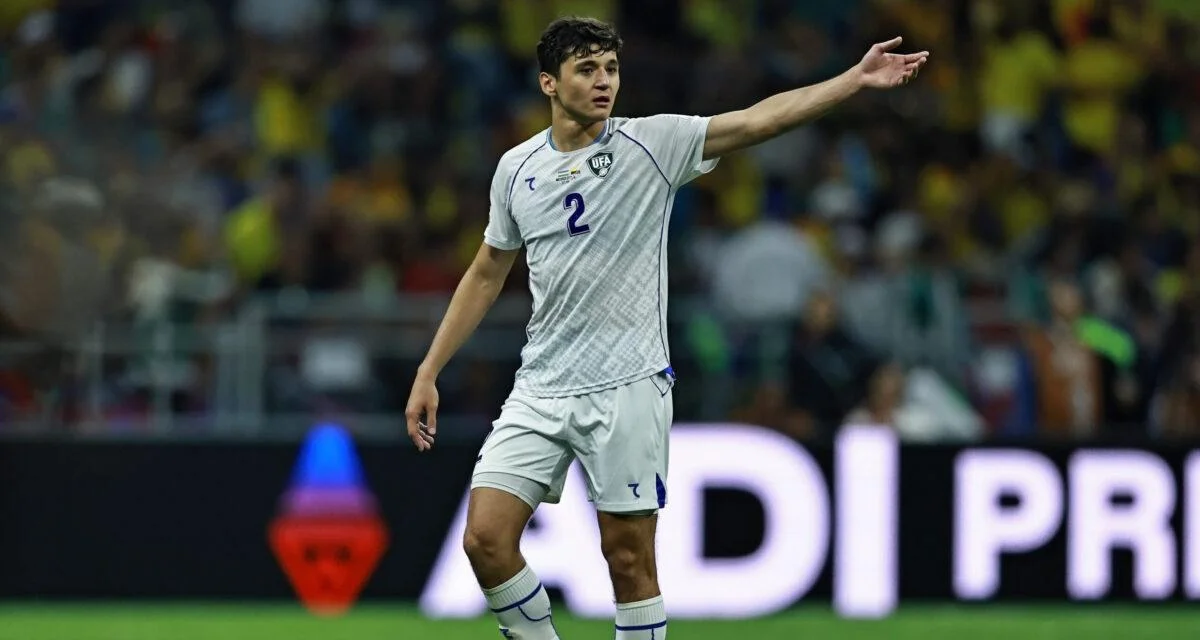 Coupe du monde 2026 : le cadeau génial de Khusanov au caméraman qu'il a percuté