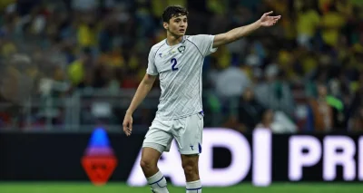 Coupe du monde 2026 : le cadeau génial de Khusanov au caméraman qu'il a percuté