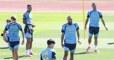 Coupe du monde : une scène lunaire avec un joueur espagnol, recalé à l'entrée du centre d'entraînement