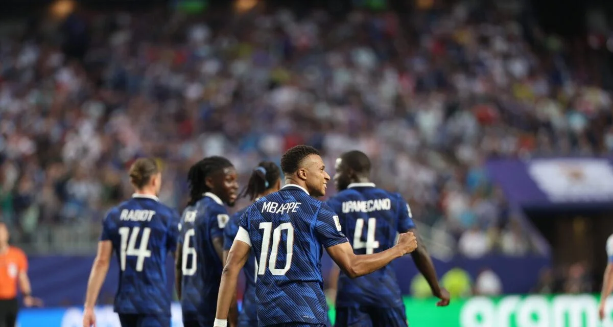 "Facilité déconcertante", "Sans effort", "La tempête Mbappé" ... La presse internationale sous le charme des Bleus et de Mbappé