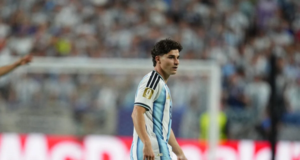 Mercato : le Barça va envoyer une offre dingue pour Alvarez, l'incroyable réaction du Real Madrid