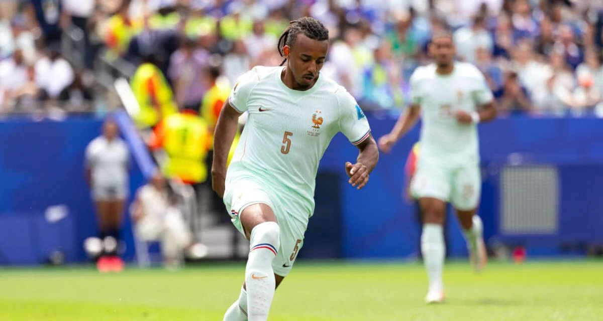 Théo Hernandez, Koundé ... L'équipe de France peut-elle gagner la Coupe du monde avec ses latéraux actuels ?