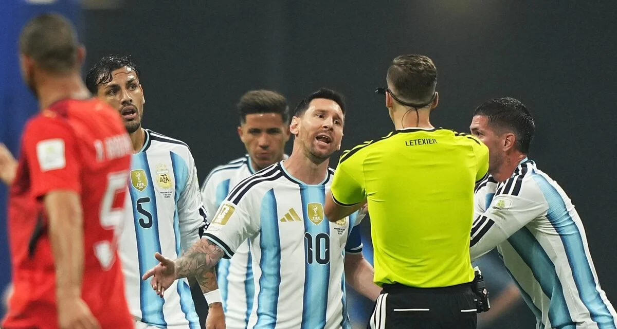 Coupe du Monde : ces décisions qui sauvent l'Argentine à chaque match, un passe-droit permanent ?