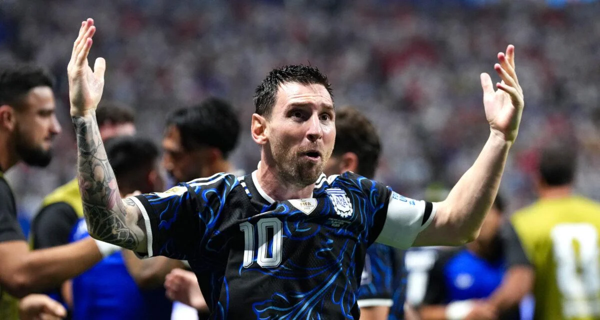 Portée par un Messi double passeur, l'Argentine élimine l'Angleterre et rejoint l'Espagne en finale !