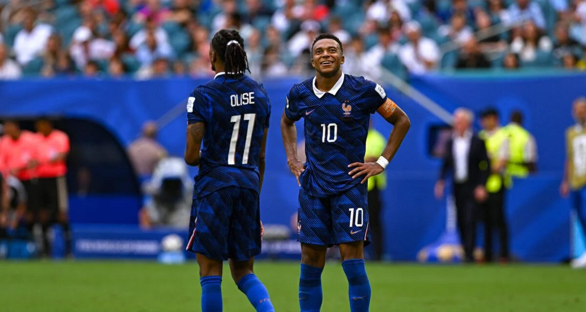 France-Angleterre : le cauchemar de Gusto, Hernandez et Konaté, Mbappé au sommet... les notes des Bleus