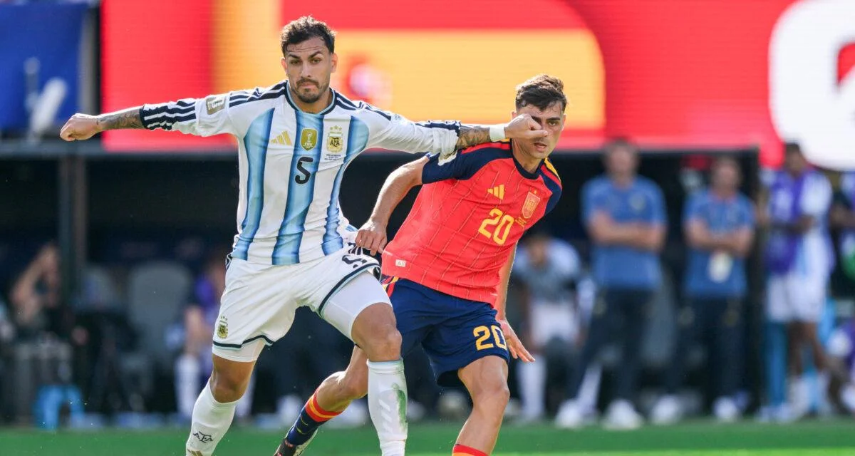 Espagne-Argentine : étranglement et plaquage, Paredes craque et prend un rouge après le match