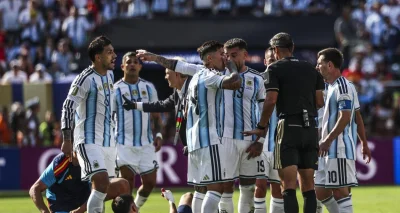 Gifle à Olmo, Molina qui frappe Rodri, Otamendi qui s'en prend à Rodri et Laporte, dos tourné aux Espagnols pendant la remise du trophée ... L'attitude honteuse des Argentins après la finale