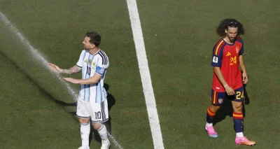 Espagne - Argentine : le geste totalement désespéré de Messi en pleine finale