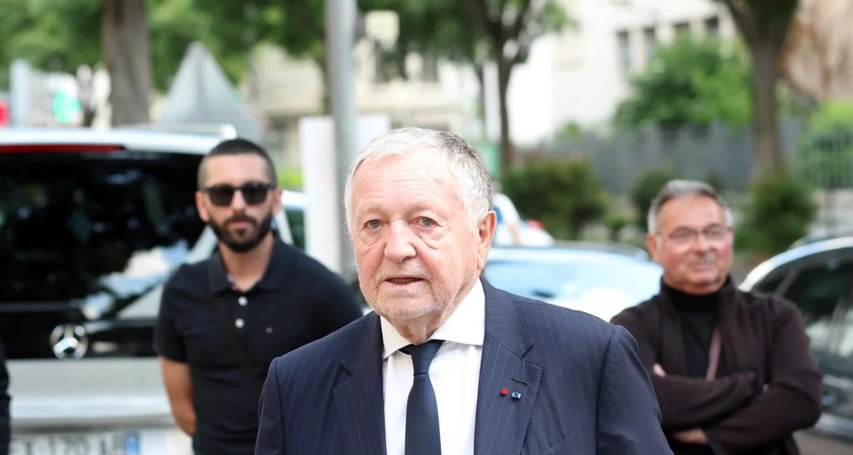"Une personnalité hors norme" ... Aulas s'enflamme pour l'arrivée de Zidane mais glisse un tacle à la FFF