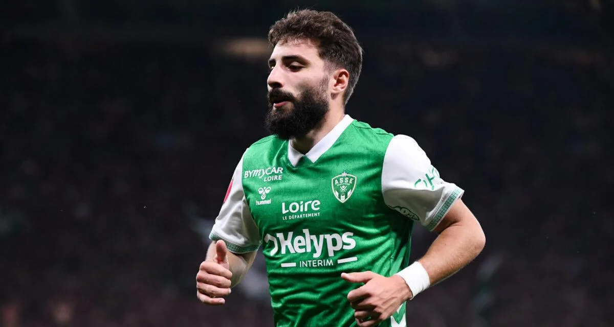 ASSE : l'Olympiakos doublé par un gros nom de Serie A pour Davitashvili ?