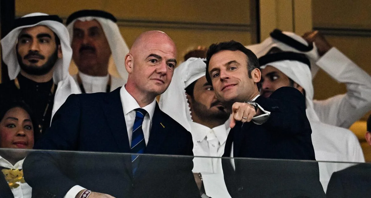 FIFA : coups de fil et soutien à Čeferin, comment Emmanuel Macron s'est invité dans la crise