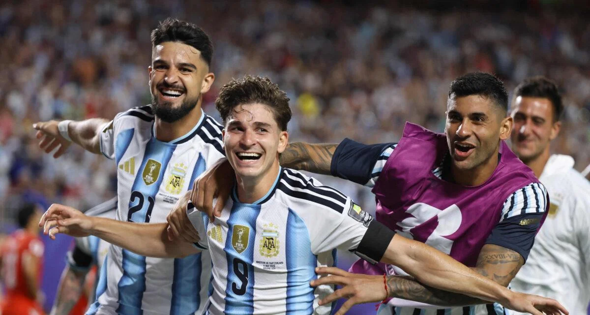 Mercato : pourquoi le Barça est à ce point obsédé par Julian Alvarez ?