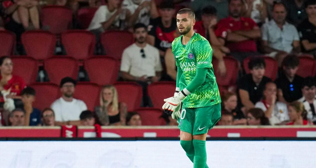 Mercato - PSG : Safonov plus Suzuki, Chevalier a pris sa décision pour son avenir