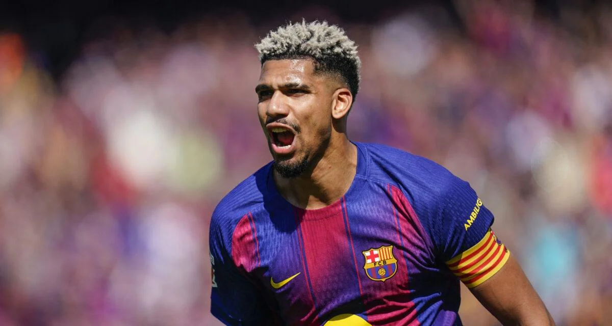 Officiel : Liverpool s'offre le capitaine du Barça, Araujo débarque en Premier League !