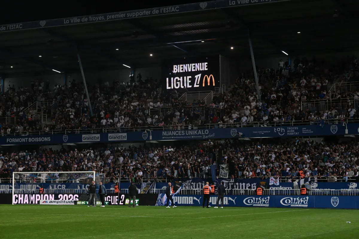 Sacré champion de Ligue 2, Troyes chambre l’ASSE