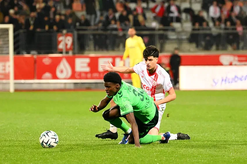 ASSE : Plusieurs incertitudes avant Amiens, dont Larsonneur