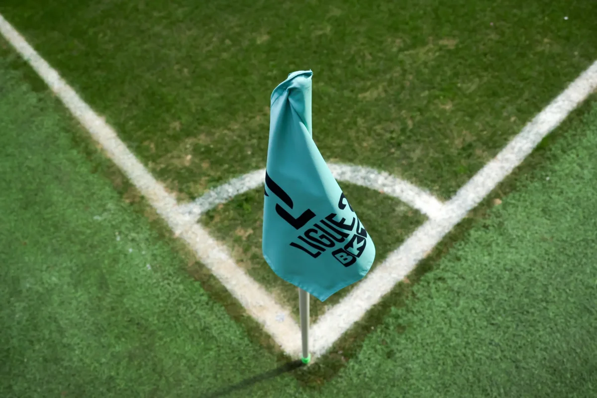 Ligue 2 : 4 clubs dans l'incertitude