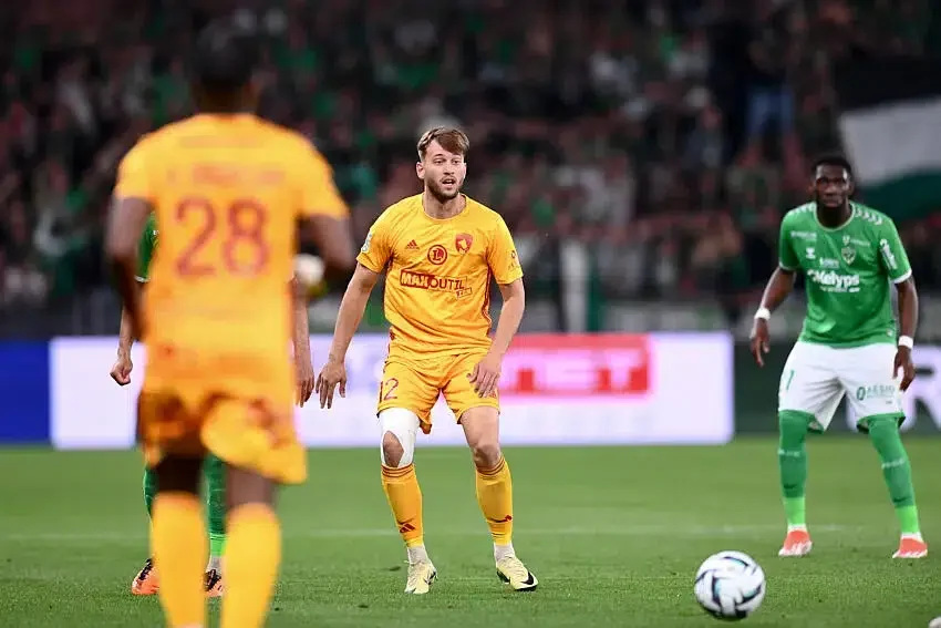 Mercato : L’ASSE a la lutte avec un club historique pour son buteur