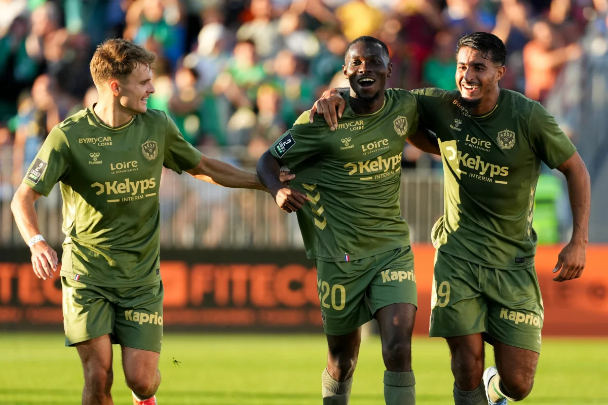 ASSE : neuf joueurs manqueront déjà le premier match