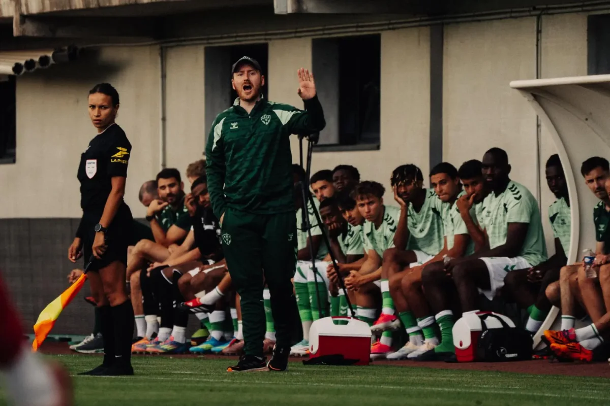 Mercato ASSE : le onze de Cathro se dessine, des départs espérés
